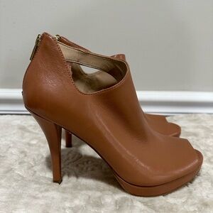 DKNY Leather Shooties  in brown